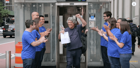 La mini versión de una Apple Store que cupo en un elevador
