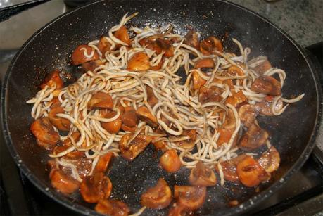 champiñones con gulas paso 3