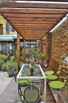 Patios en Estilo Rustico