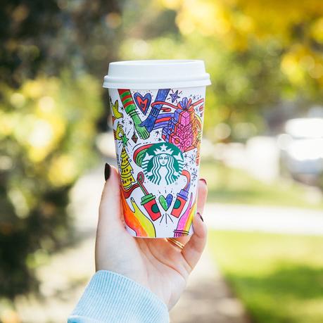 La edición navideña del vaso de Starbucks ya está aquí y nos invita a ponernos creativos