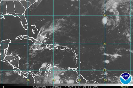 Mucha nubosidad entrando a territorio dominicano.
