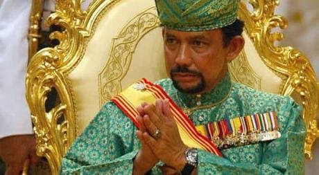 Hassanal Bolkiah-entre-los-politicos-mas-ricos-del-mundo