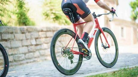 Aquablue competirá con bicicletas aero 3T con monoplato