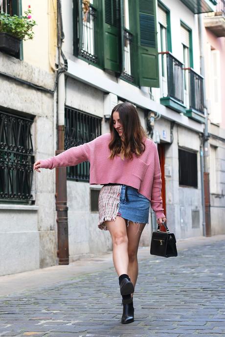 Outfit con falda vaquera y tweed