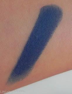 swatch labial full matte Pierre René