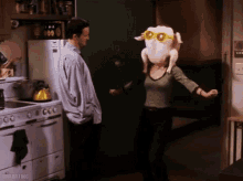 Día de acción de gracias. ¿Alguien olvida el baile que Mónica le hizo a Chandler en Friends?