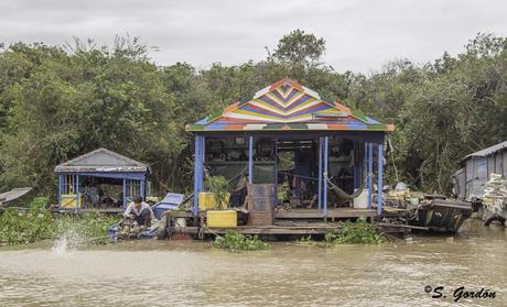 CHONG KNEAS: LAS ALDEAS FLOTANTES