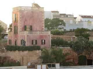 Menorca, mucho más que sus calas