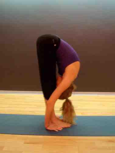 Posturas invertidas en yoga para la salud