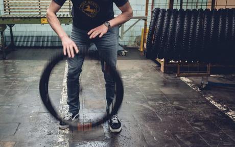 ¿Cómo convertir una rueda de mtb en tubeless?