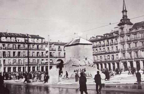 Fotos antiguas: La Plaza Mayor durante la guerra