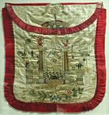 Historia del mandil de Emulación