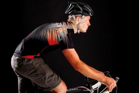 Ejercicios para evitar el dolor de hombros en ciclistas