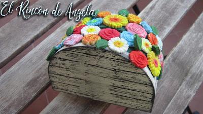 Como decorar una hucha con porcelana fria y falsas tablas de madera