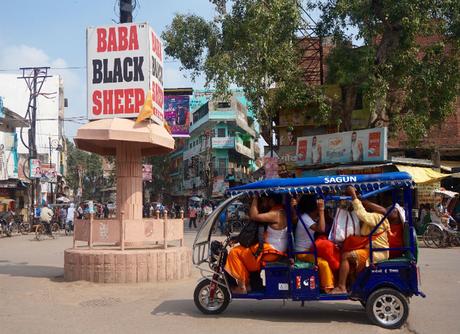 La India: primeras impresiones de un viajero impresionado calle-india-varanasi