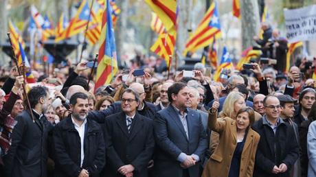 [Política] Cataluña, o el paraíso en la otra esquina