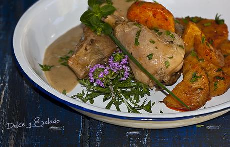 Pollo Guisado con Cuarenta Dientes de Ajo y Hierbas Aromáticas