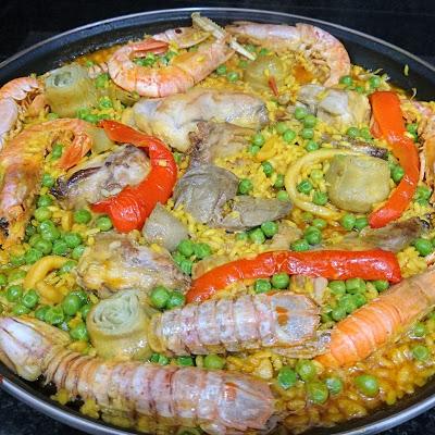 PAELLA MIXTA DE CONEJO Y MARISCO