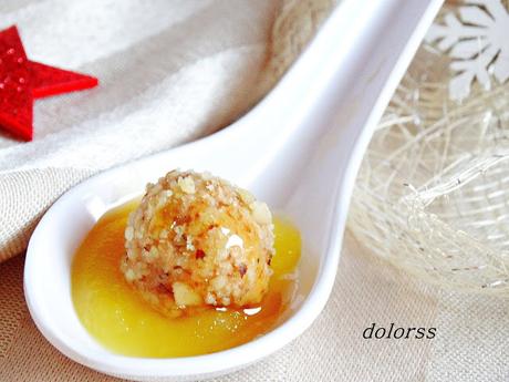 Aperitivo de foie micuit con nueces, miel  y compota de manzana