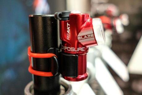 ¿Por qué utilizar luces diurnas en la bicicleta?