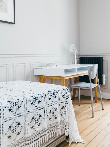 Apartamento chic en gris y amarillo