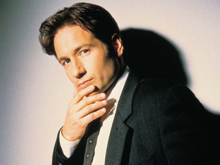 Agente Fox Mulder (David Duchovny)