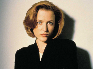 Agente Dana Scully (Gillian Anderson)