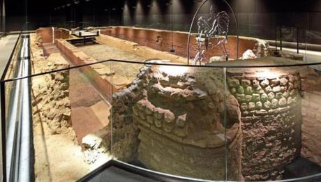 Restauran el templo romano de Mitra en Londres y lo presentan en su ubicación original Restauran el templo romano de Mitra en Londres y lo presentan en su ubicación original