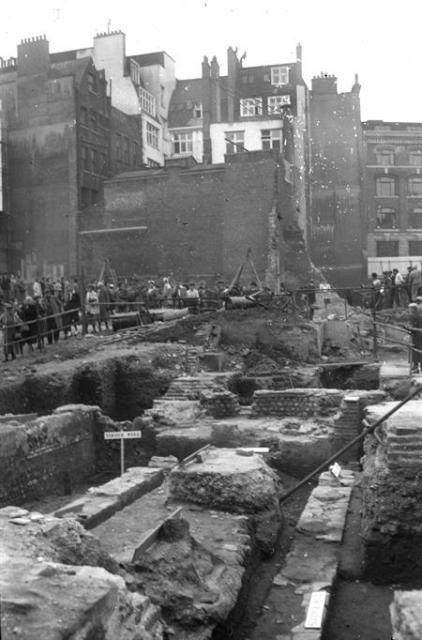 Restauran el templo romano de Mitra en Londres y lo presentan en su ubicación original