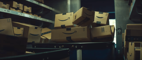 Las cajas de Amazon se ponen cantarinas en su nuevo anuncio navideño