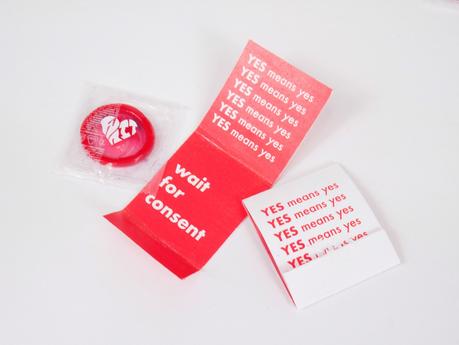 Un packaging de condones para concienciar sobre el consentimiento en el sexo