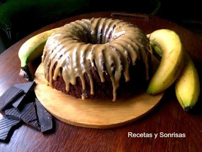 BUNDT DE PLATANO Y CHOCOLATE