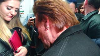 Fotos y relato del paso de Bono y Adam Clayton por Los 40 Music Awards Fotos y relato del paso de Bono y Adam Clayton por Los 40 Music Awards