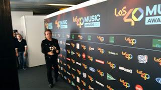 Fotos y relato del paso de Bono y Adam Clayton por Los 40 Music Awards Fotos y relato del paso de Bono y Adam Clayton por Los 40 Music Awards