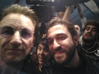 Fotos y relato del paso de Bono y Adam Clayton por Los 40 Music Awards Fotos y relato del paso de Bono y Adam Clayton por Los 40 Music Awards