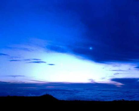 Desclasifican imágenes que muestran innumerables ataques nucleares a la atmósfera