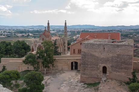 Santuario Sta. María Magdalena y Castillo de la Mola. Novelda.