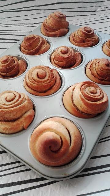 BOLLOS DE CANELA