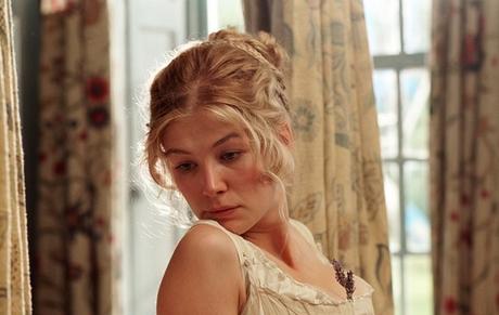 Rosamund Pike, Sorprendente y Sorpresiva