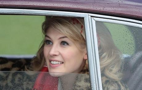 Rosamund Pike, Sorprendente y Sorpresiva