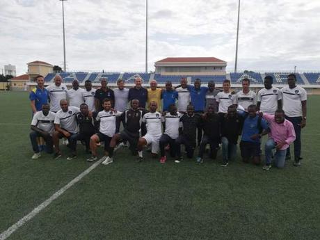 Juanjo Vila visita la Escuela de Fútbol Base AFA Angola