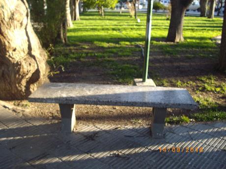 Una plaza amplia y fresca Una plaza amplia y fresca