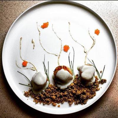 Rape con arena de jamón y caviar de piquillos Rape con arena de jamón y caviar de piquillos