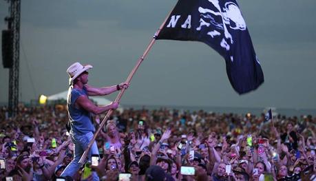 Kenny Chesney y Keyakizaka 46 lideran las listas de ventas mundiales Kenny Chesney