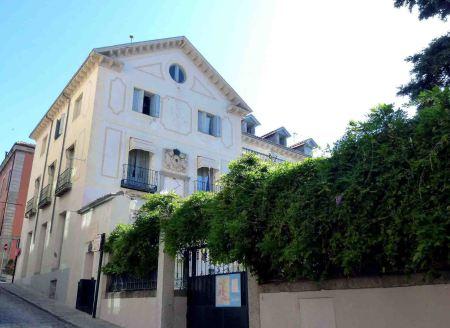 “La figura cúbica” en San Lorenzo de El Escorial “La figura cúbica” en San Lorenzo de El Escorial