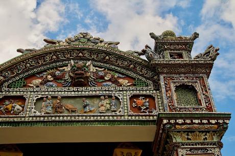 CRÓNICAS DE INDOCHINA: HUE, CIUDAD IMPERIAL CRÓNICAS DE INDOCHINA: HUE, CIUDAD IMPERIAL