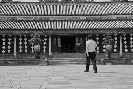 CRÓNICAS DE INDOCHINA: HUE, CIUDAD IMPERIAL CRÓNICAS DE INDOCHINA: HUE, CIUDAD IMPERIAL