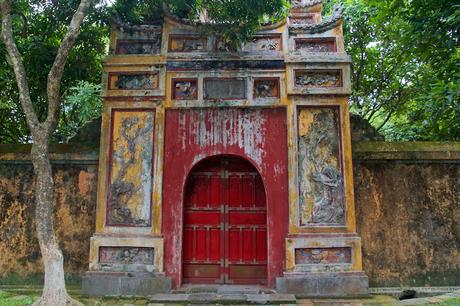 CRÓNICAS DE INDOCHINA: HUE, CIUDAD IMPERIAL CRÓNICAS DE INDOCHINA: HUE, CIUDAD IMPERIAL