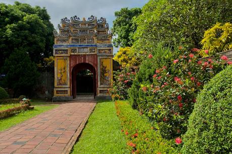 CRÓNICAS DE INDOCHINA: HUE, CIUDAD IMPERIAL CRÓNICAS DE INDOCHINA: HUE, CIUDAD IMPERIAL