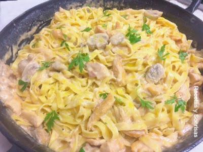 TIAGLIATELLE CON CHAMPIÑONES, POLLO Y MOUSSE DE FOIE